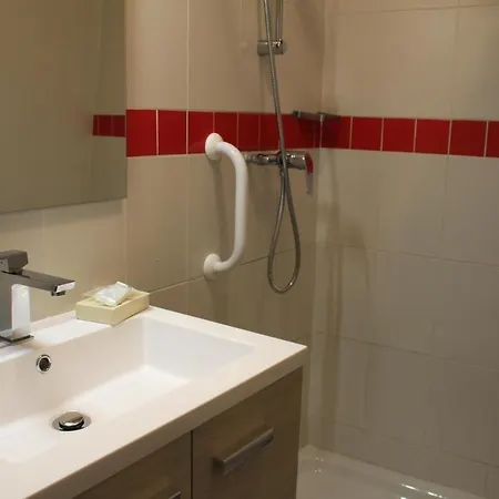 Hostellerie Maleville, Logis Hotel Pontet 2*