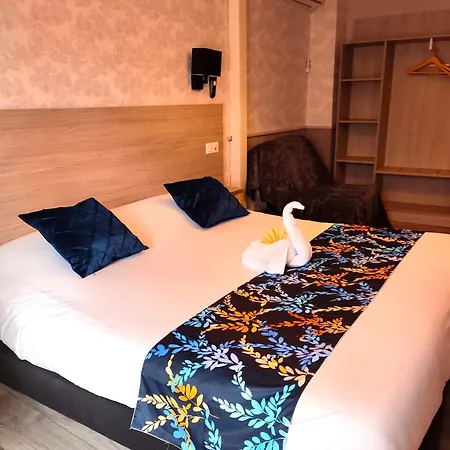 فندق Maleville, Logis Pontet بيناك إي كازوناك